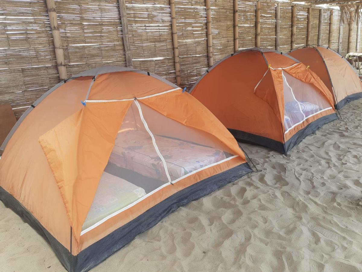 Готель Pepon Surf Camp Манкора Екстер'єр фото