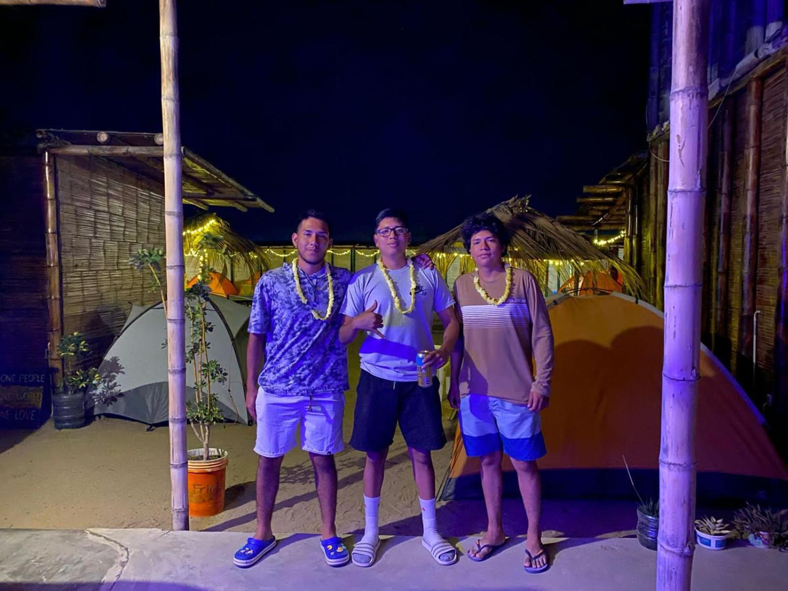 Готель Pepon Surf Camp Манкора Екстер'єр фото
