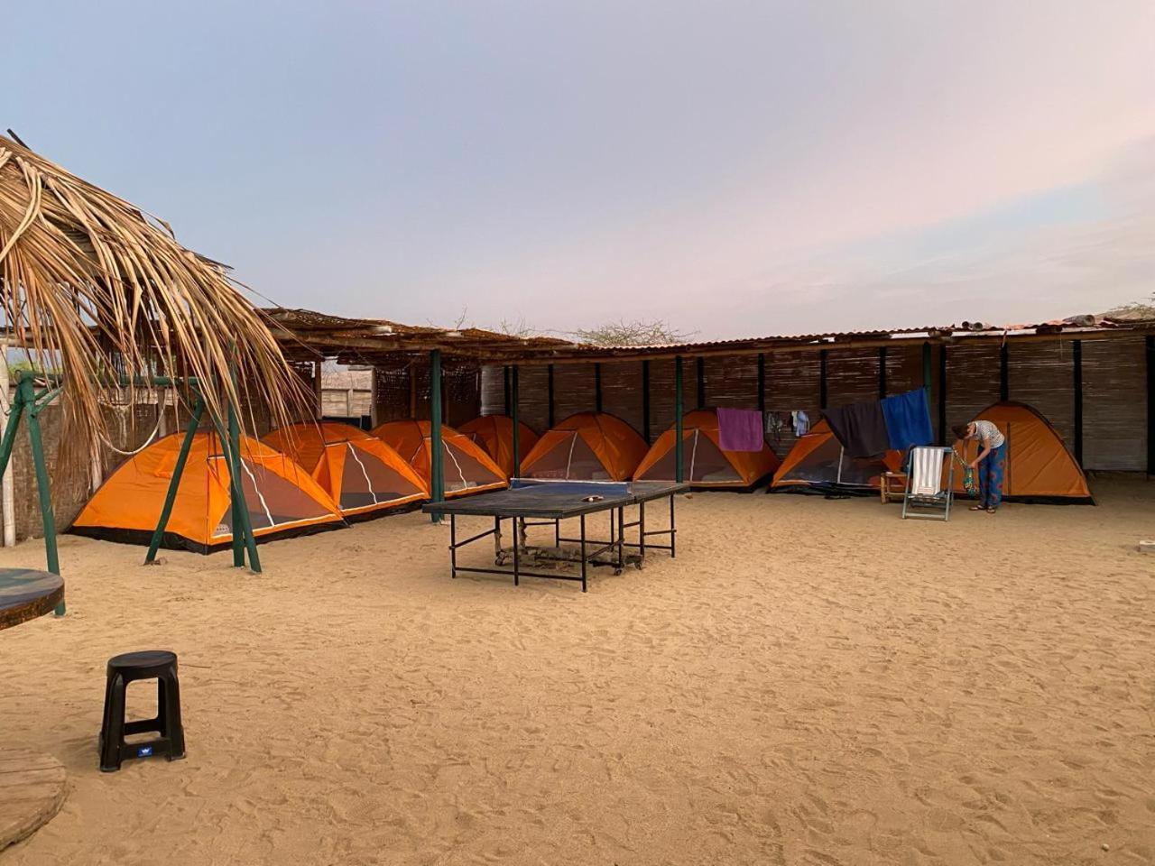 Готель Pepon Surf Camp Манкора Екстер'єр фото